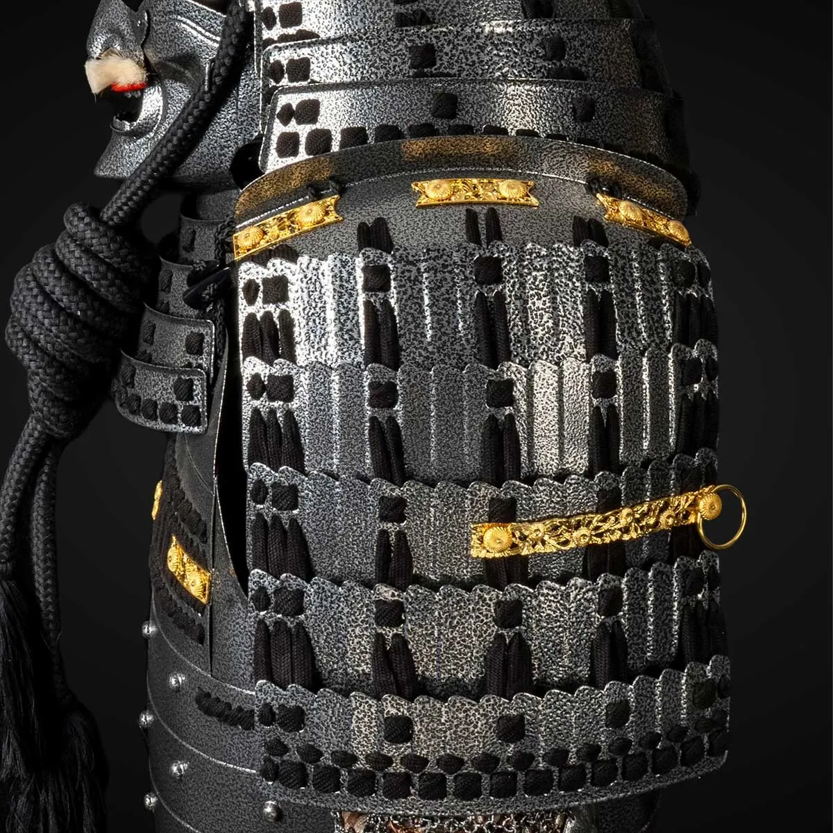 Handmade Life-Size Tokugawa Clan Samurai Armor – Authentic Japanese Yoroi