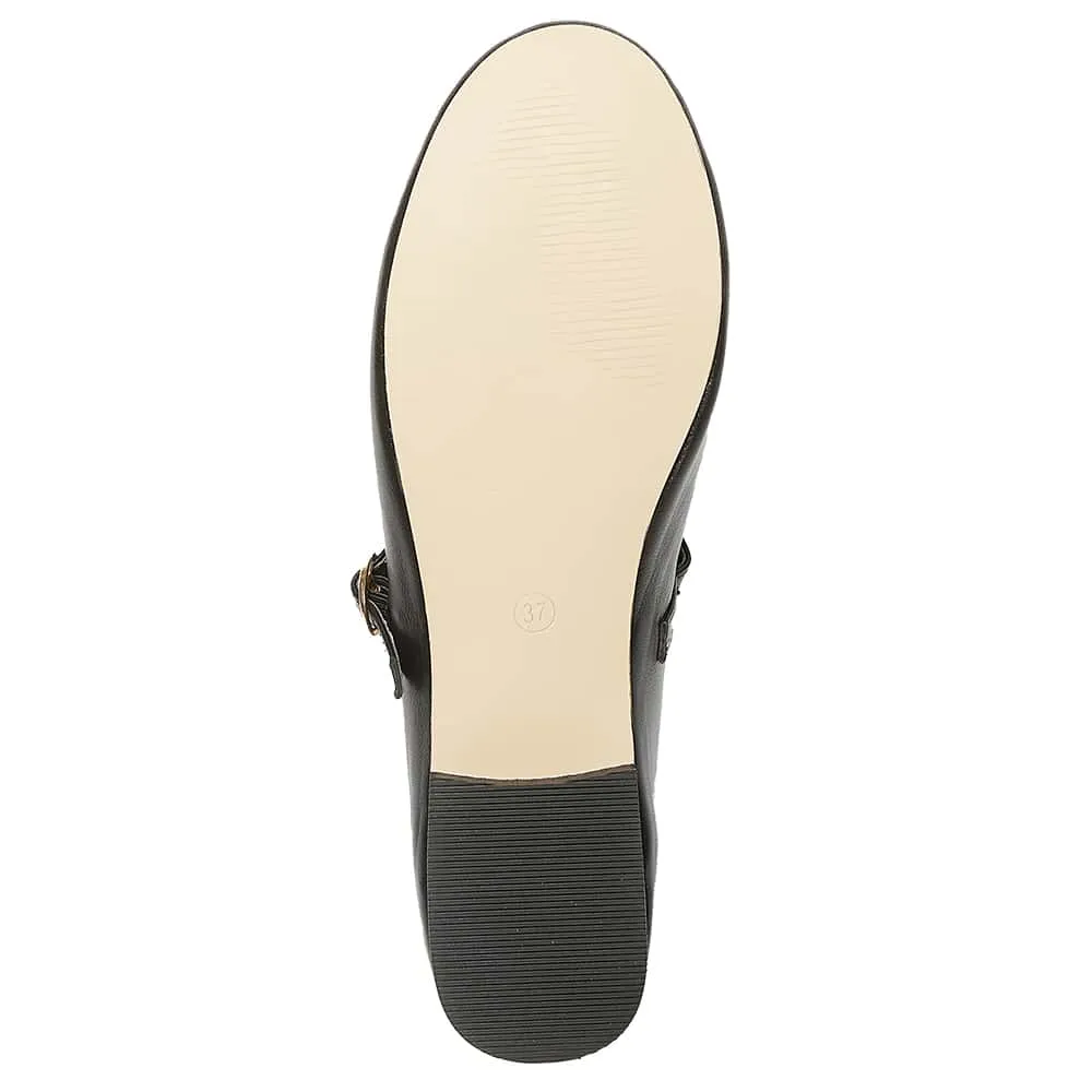Molly Flat in Black Leather
